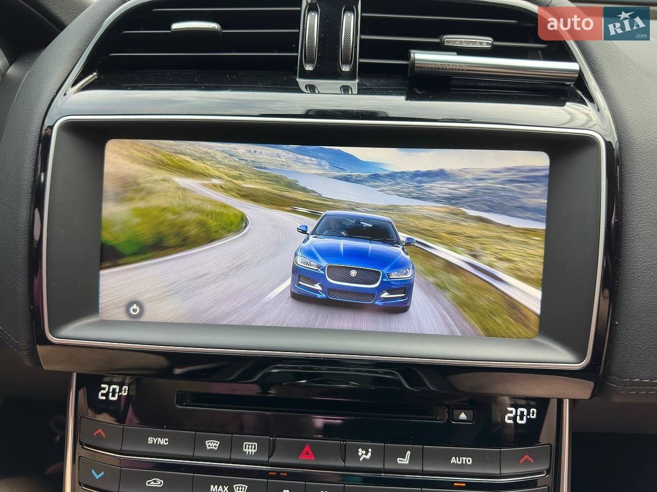 Jaguar XE 2016 VIN SAJAB4BN1HA955041 фото оголошення 42 з 43