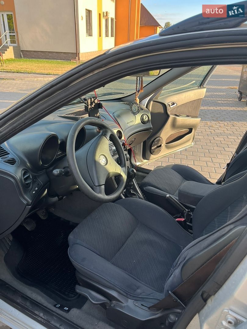 Alfa Romeo 156 2001 VIN ZAR93200001227450 фото оголошення 21 з 27