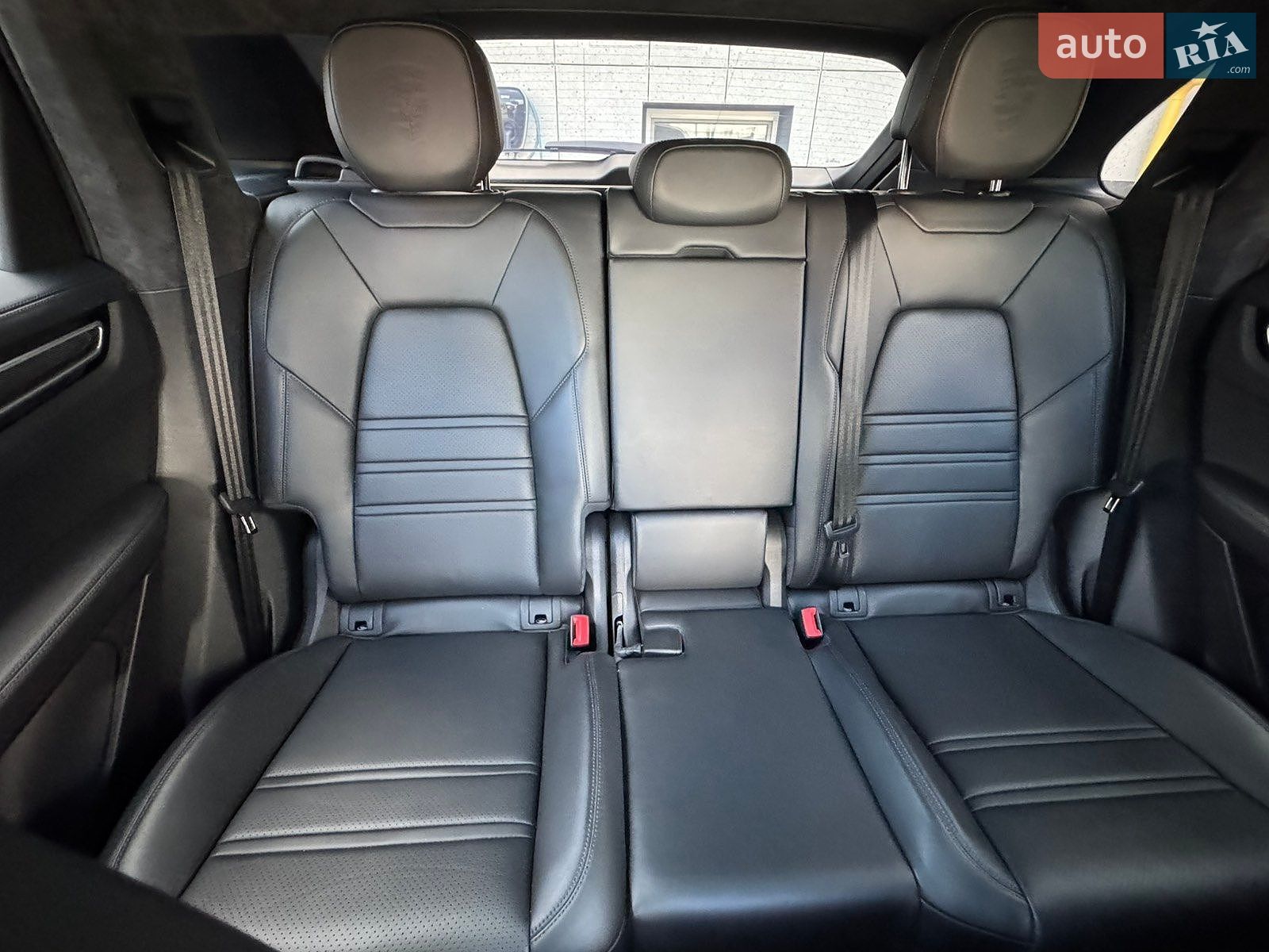 Porsche Cayenne 2022 VIN WP1ZZZ9YZNDA33223 фото оголошення 19 з 27