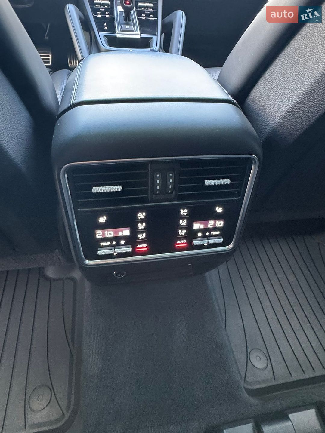Porsche Cayenne 2022 VIN WP1ZZZ9YZNDA33223 фото оголошення 20 з 27