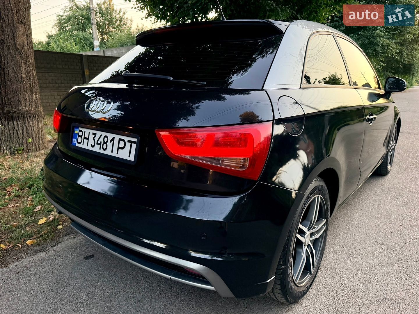 Audi A1 2010 VIN WAUZZZ8X6BB005551 фото оголошення 12 з 46