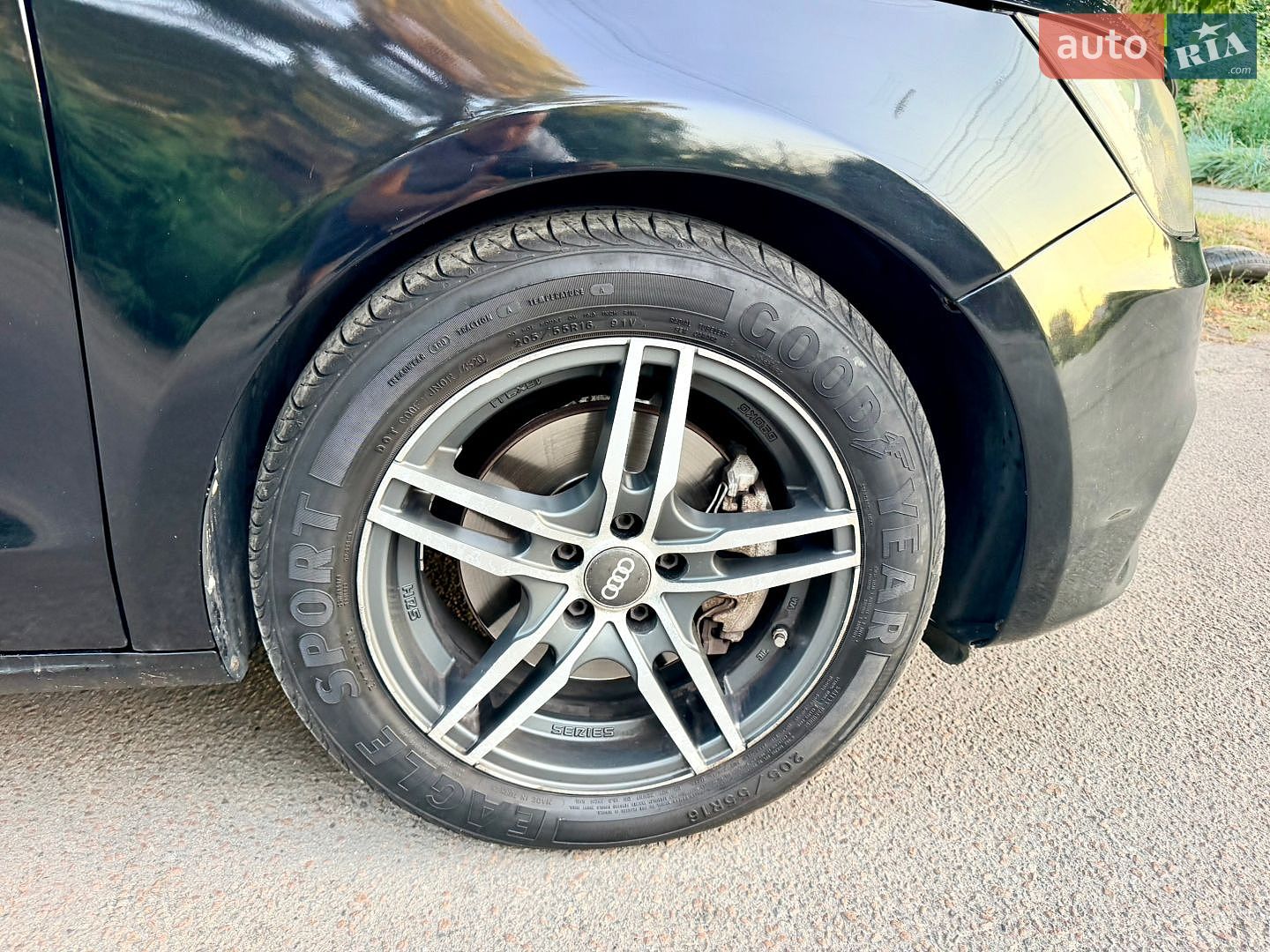 Audi A1 2010 VIN WAUZZZ8X6BB005551 фото оголошення 17 з 46