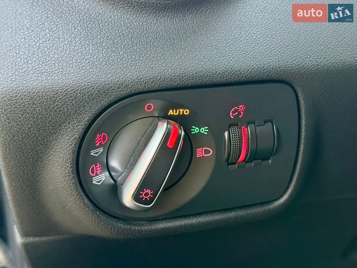 Audi A1 2010 VIN WAUZZZ8X6BB005551 фото оголошення 39 з 46