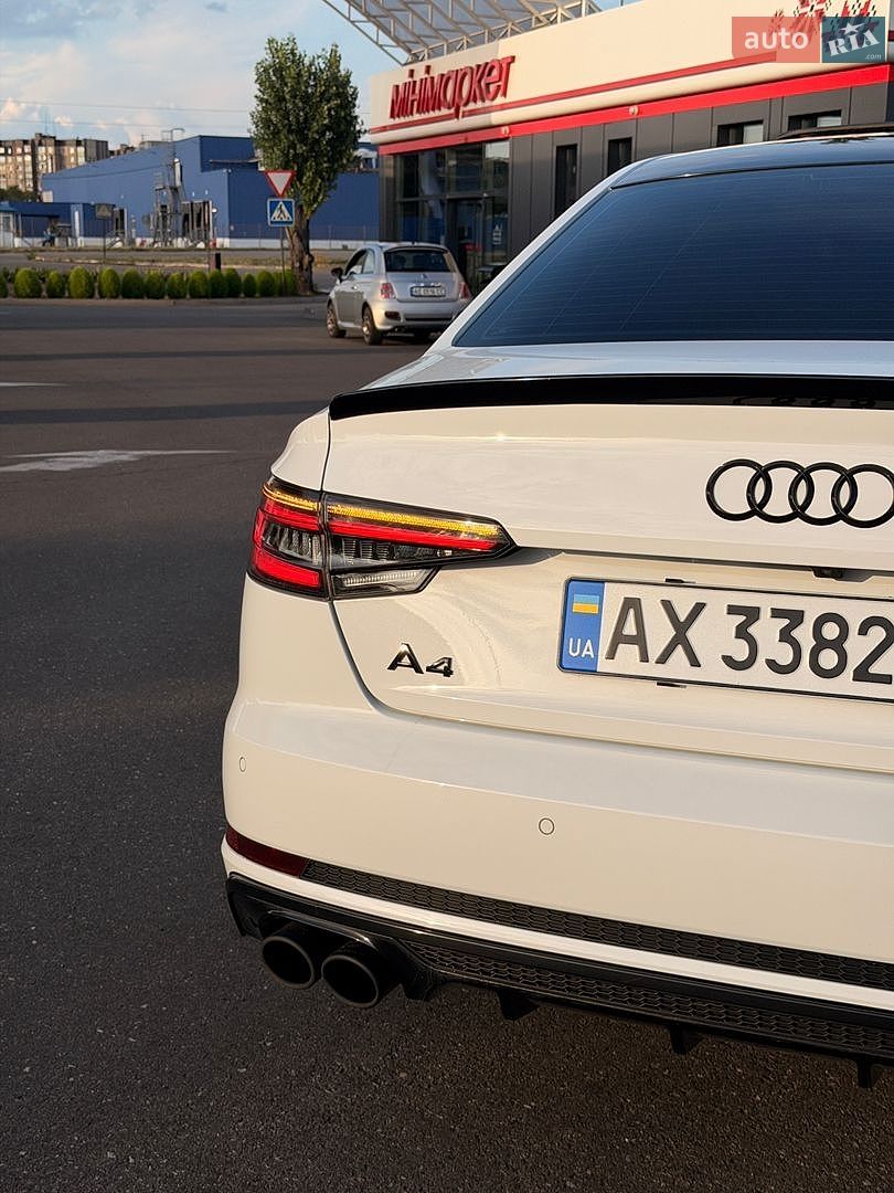 Audi A4 2017 VIN WAUENAF43JA061066 фото оголошення 33 з 54