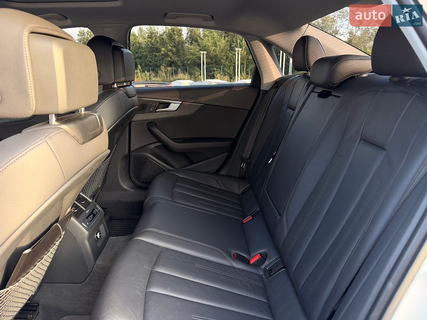 Audi A4 2017 VIN WAUENAF43JA061066 фото оголошення 48 з 54