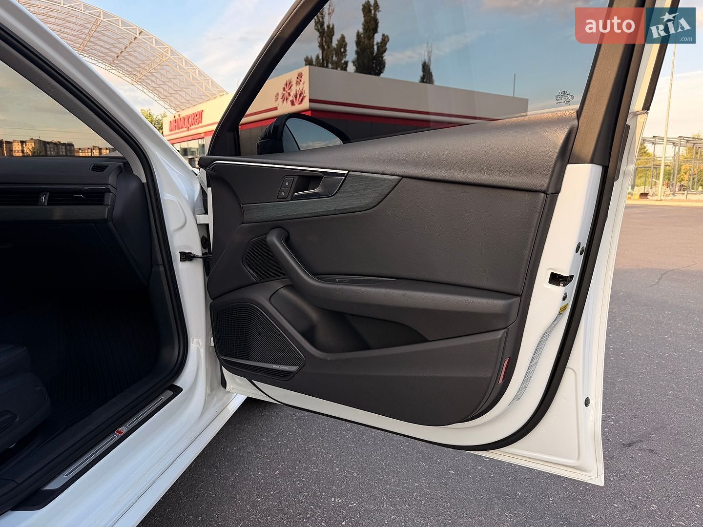 Audi A4 2017 VIN WAUENAF43JA061066 фото оголошення 54 з 54