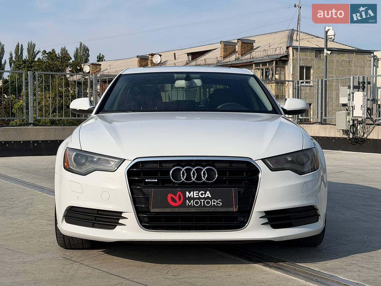 Audi A6 2014 VIN WAUFGAFC1EN149926 фото оголошення 2 з 22