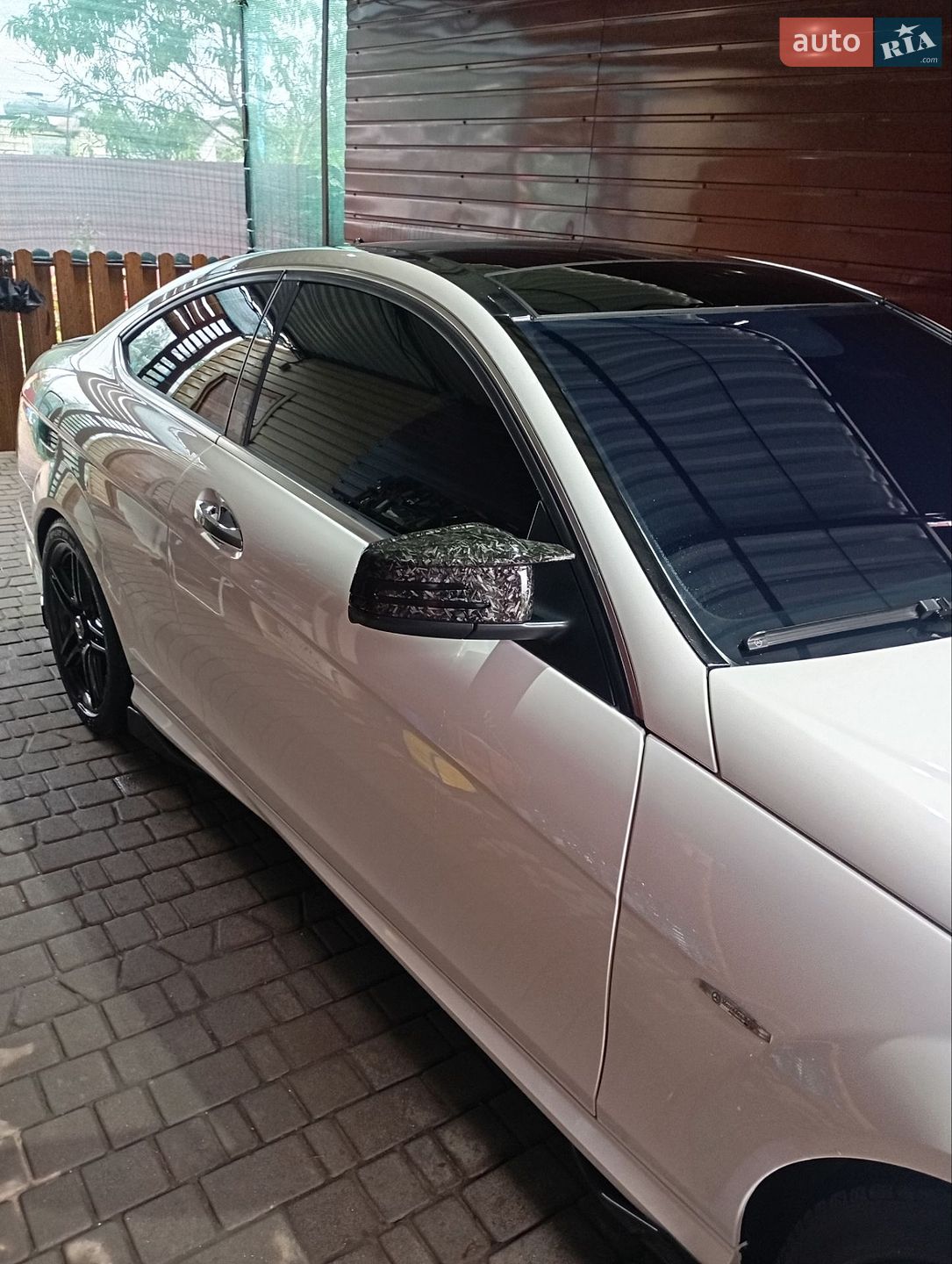 Mercedes-Benz C-Class 2012 VIN WDDGJ4HB7DG060904 фото оголошення 16 з 21