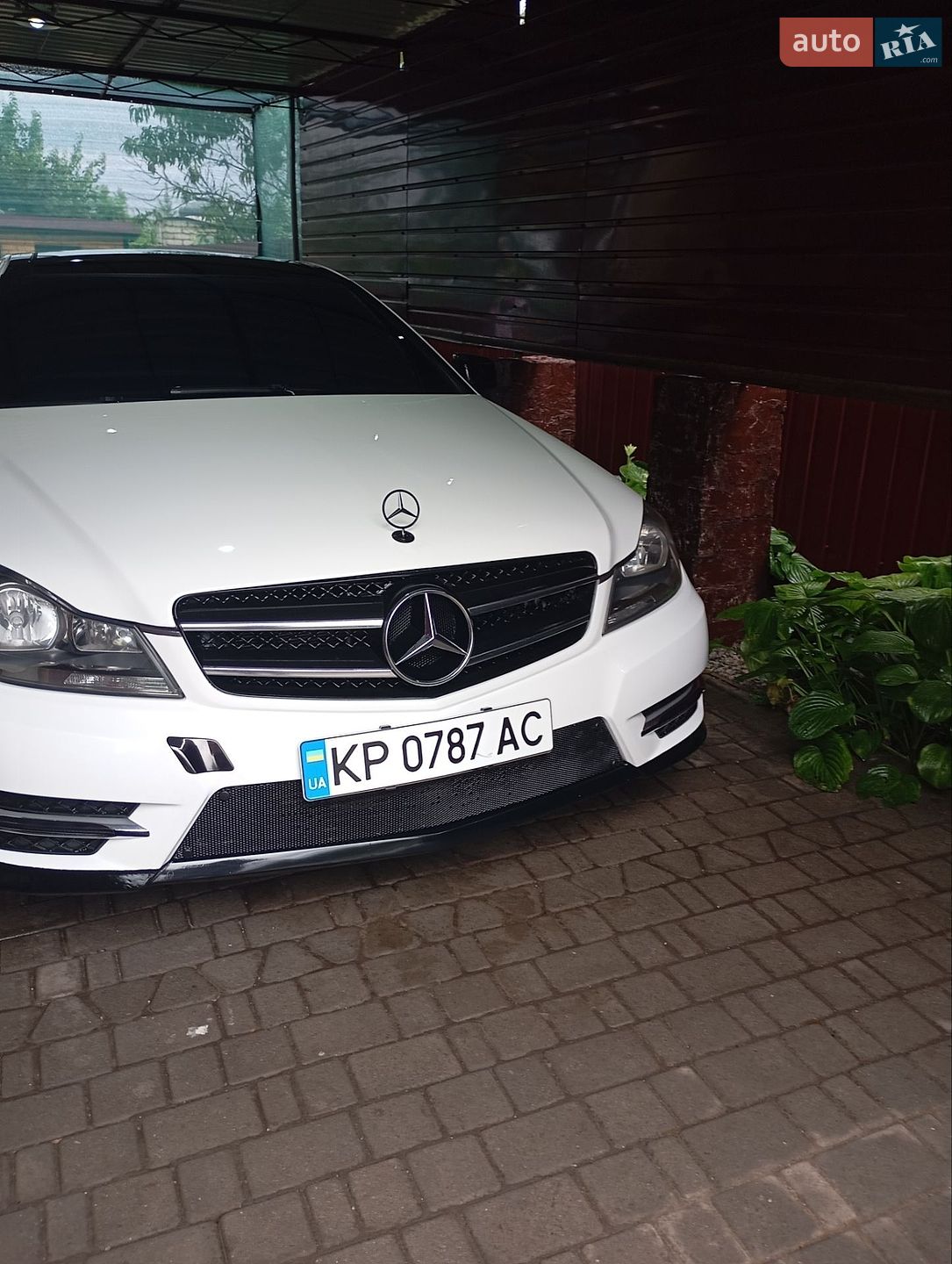 Mercedes-Benz C-Class 2012 VIN WDDGJ4HB7DG060904 фото оголошення 13 з 21