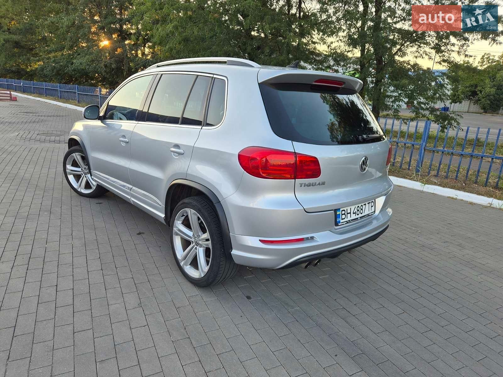 Volkswagen Tiguan 2015 VIN WVGAV7AXXGW057951 фото оголошення 5 з 13