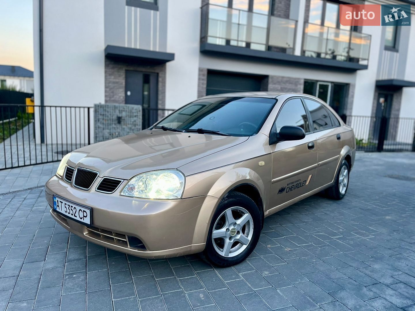 Chevrolet Nubira 2004 VIN Y6DNF196E4K030807 фото оголошення 2 з 45