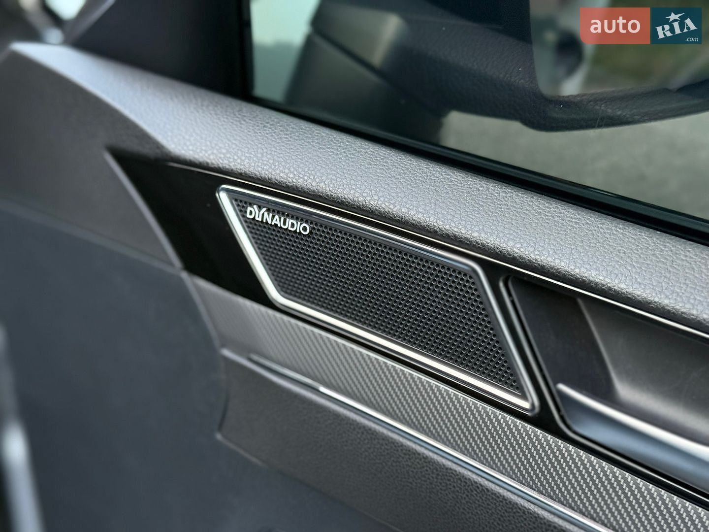 Volkswagen Arteon 2018 VIN WVWZZZ3HZKE005401 фото оголошення 41 з 43