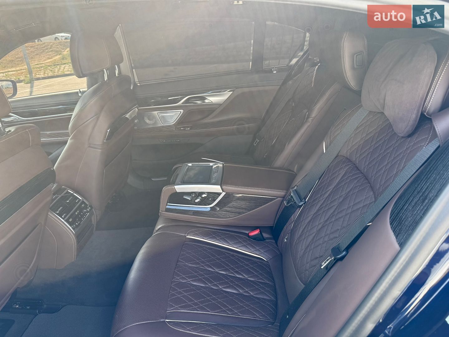 BMW 7 Series 2022 VIN WBA7U61020CK19963 фото оголошення 18 з 20