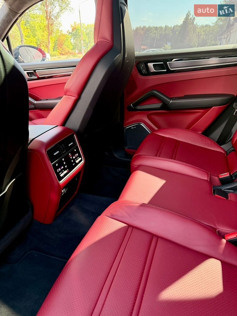 Porsche Cayenne 2022 VIN WP1ZZZ9YZNDA33045 фото оголошення 13 з 19