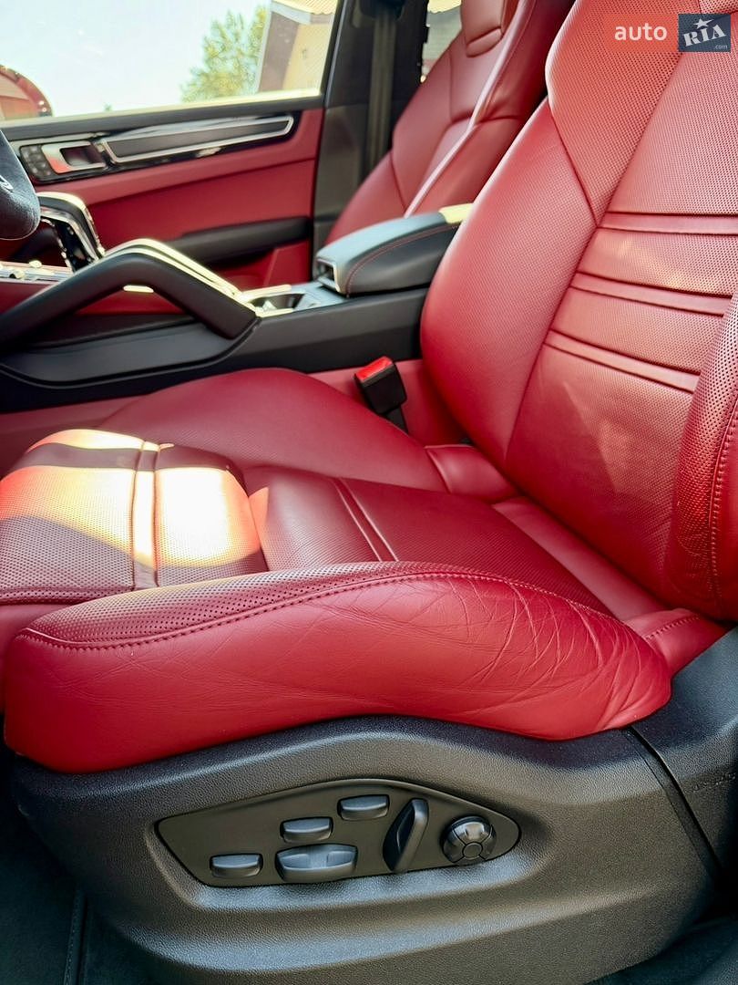 Porsche Cayenne 2022 VIN WP1ZZZ9YZNDA33045 фото оголошення 15 з 19