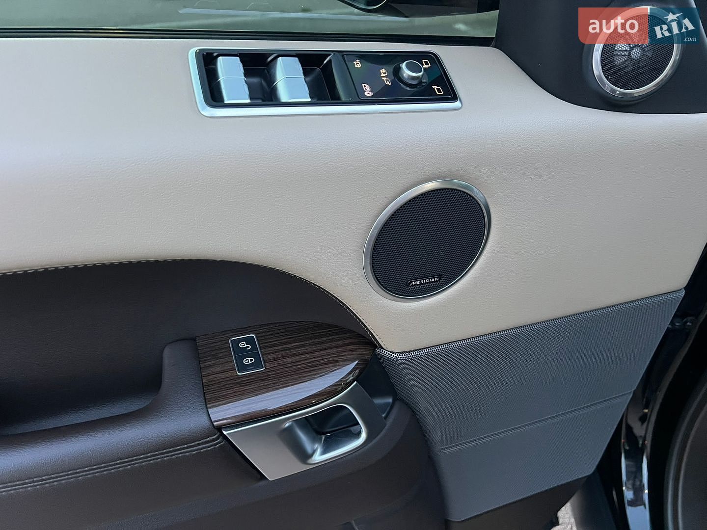 Land Rover Range Rover Sport 2019 VIN SALWA2BK7KA868794 фото оголошення 21 з 44
