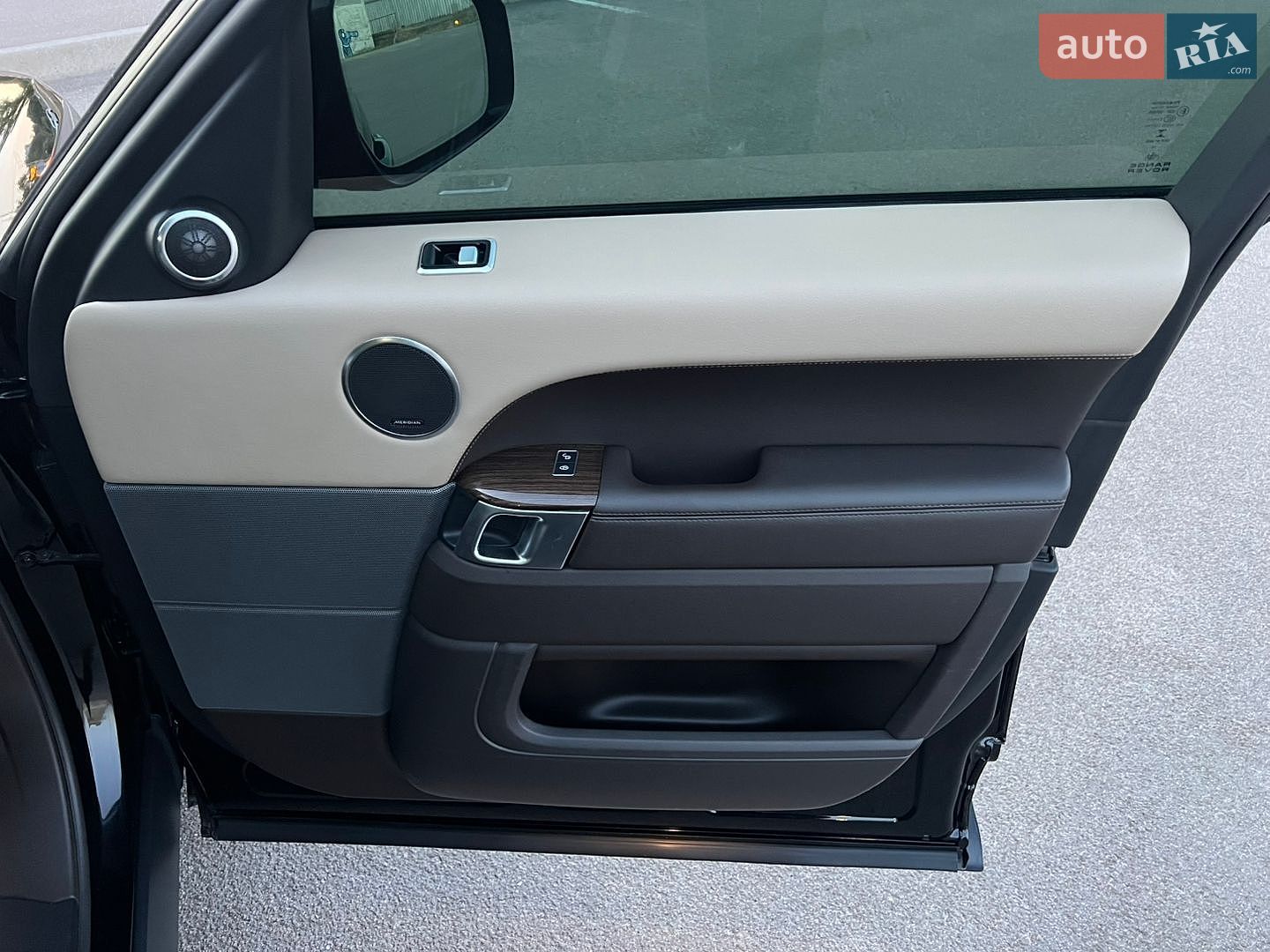 Land Rover Range Rover Sport 2019 VIN SALWA2BK7KA868794 фото оголошення 30 з 44