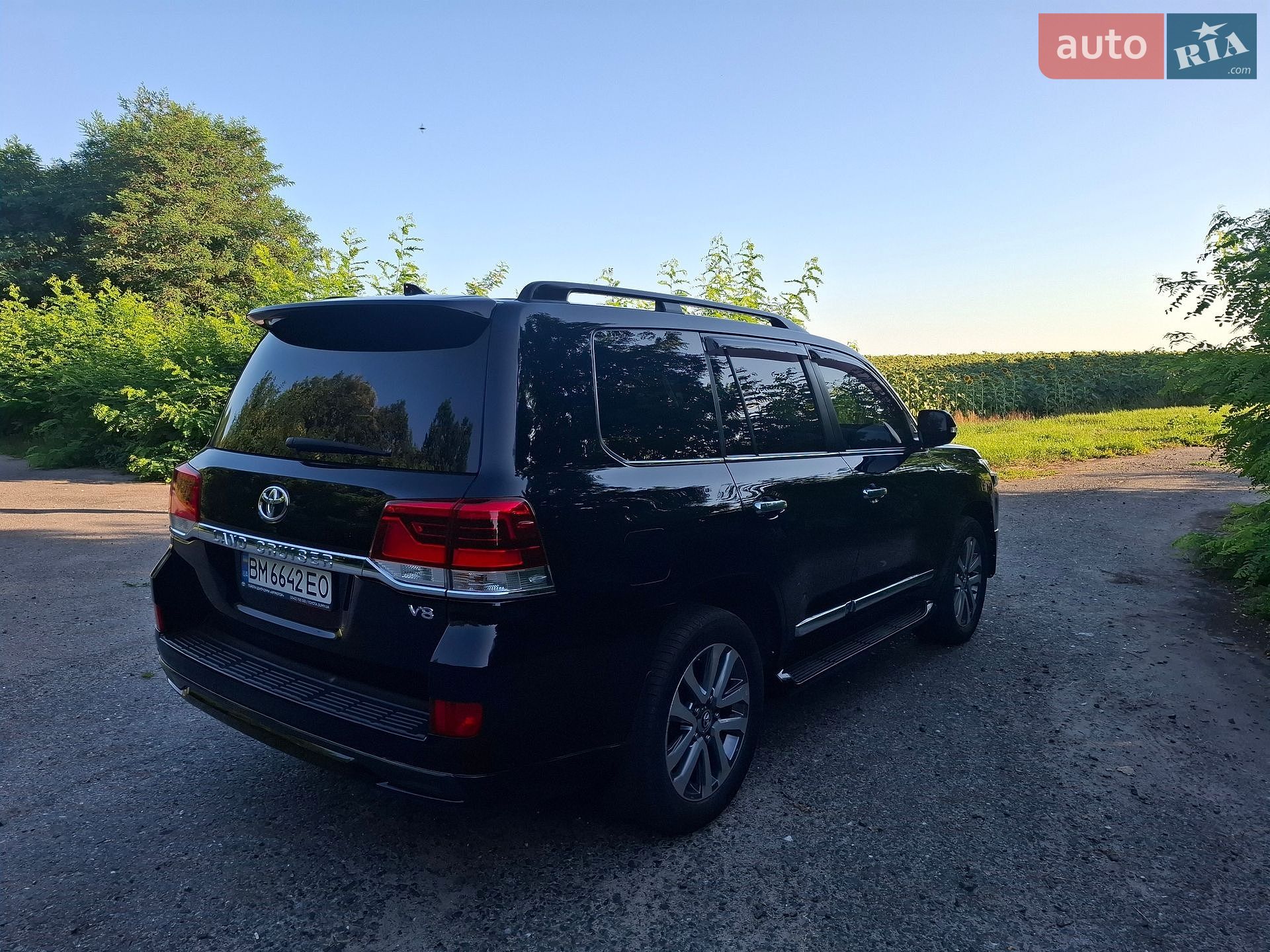 Toyota Land Cruiser 2018 VIN JTMCV02J404251083 фото оголошення 2 з 31