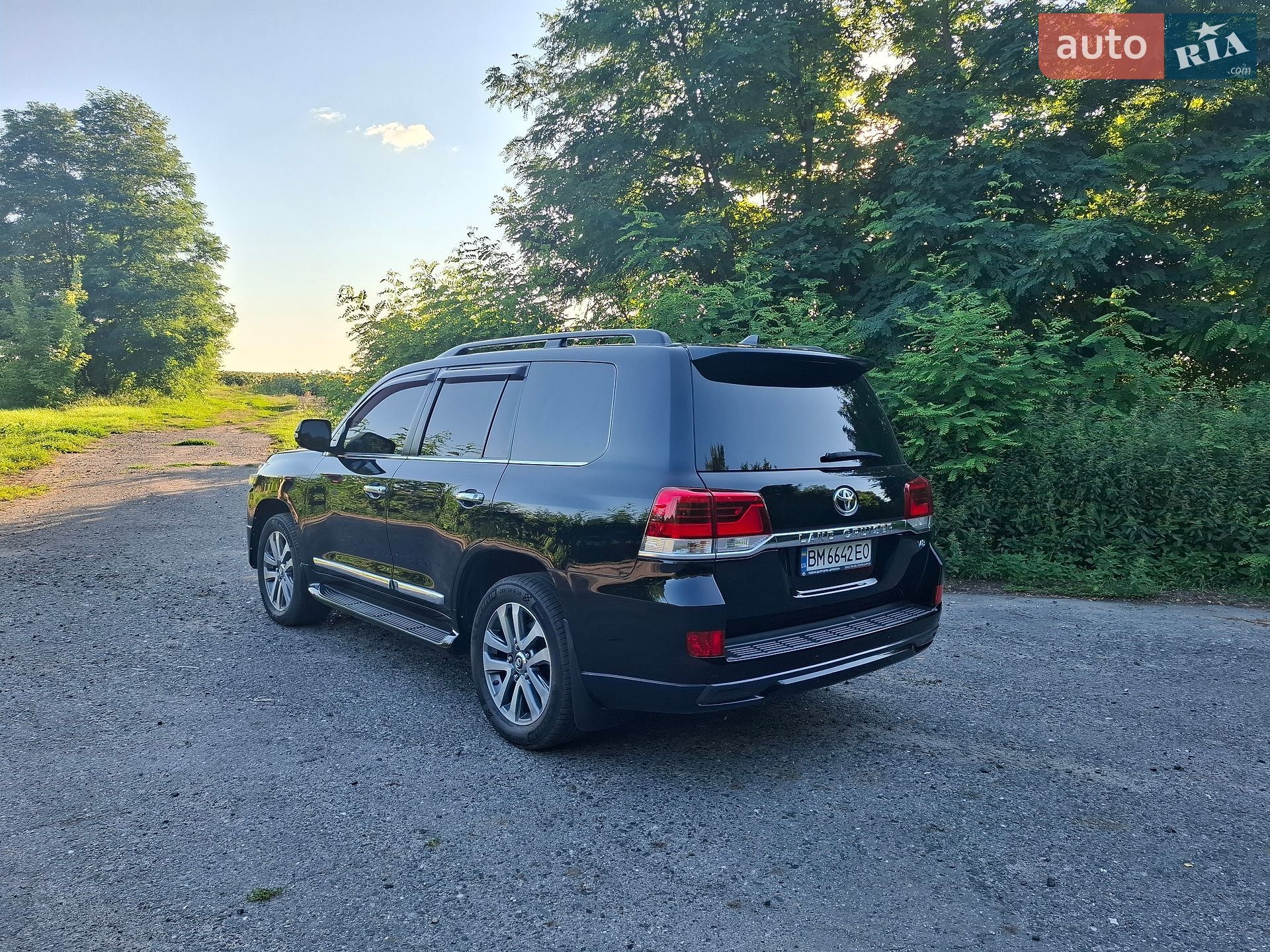 Toyota Land Cruiser 2018 VIN JTMCV02J404251083 фото оголошення 4 з 31