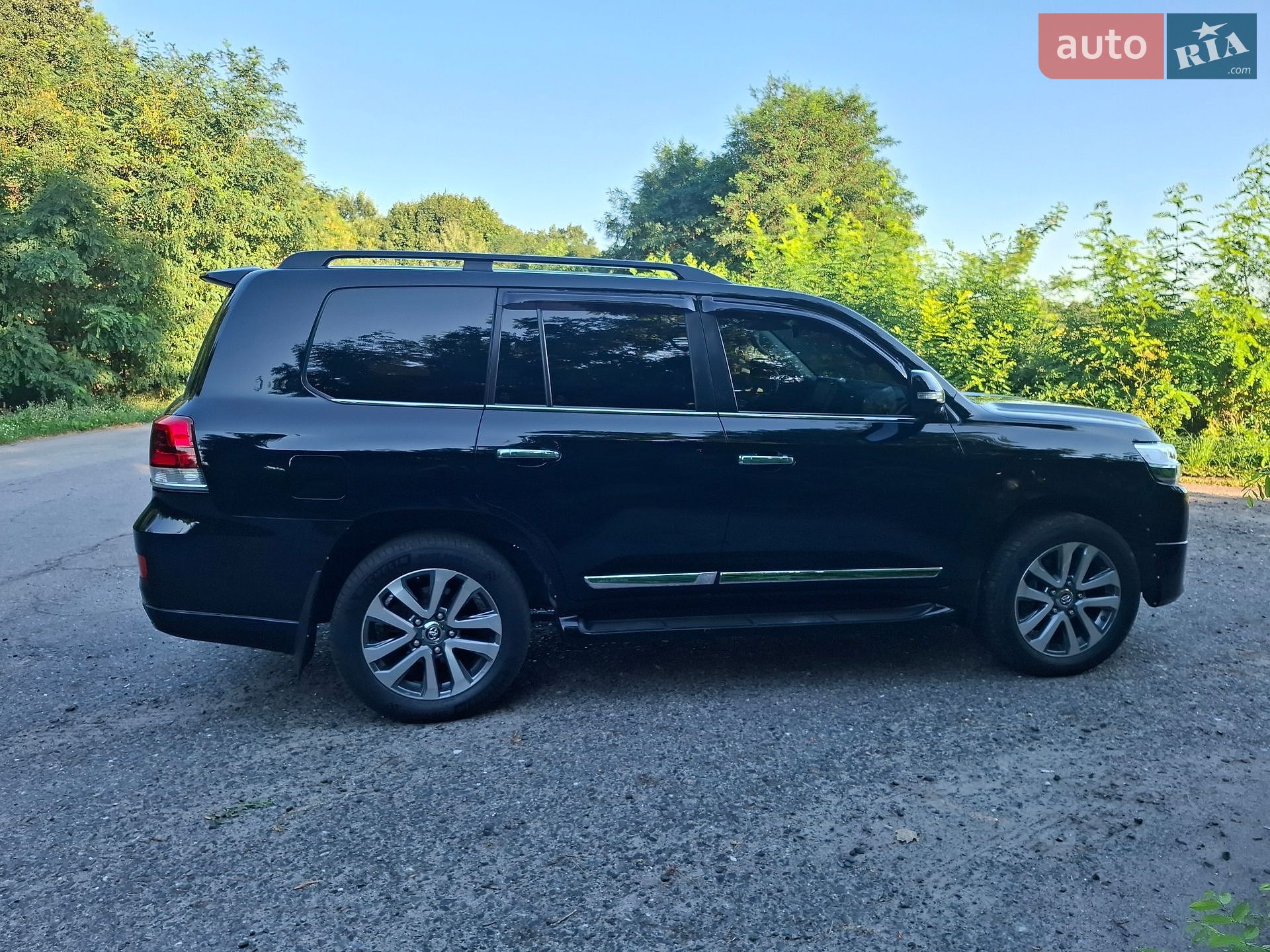 Toyota Land Cruiser 2018 VIN JTMCV02J404251083 фото оголошення 6 з 31