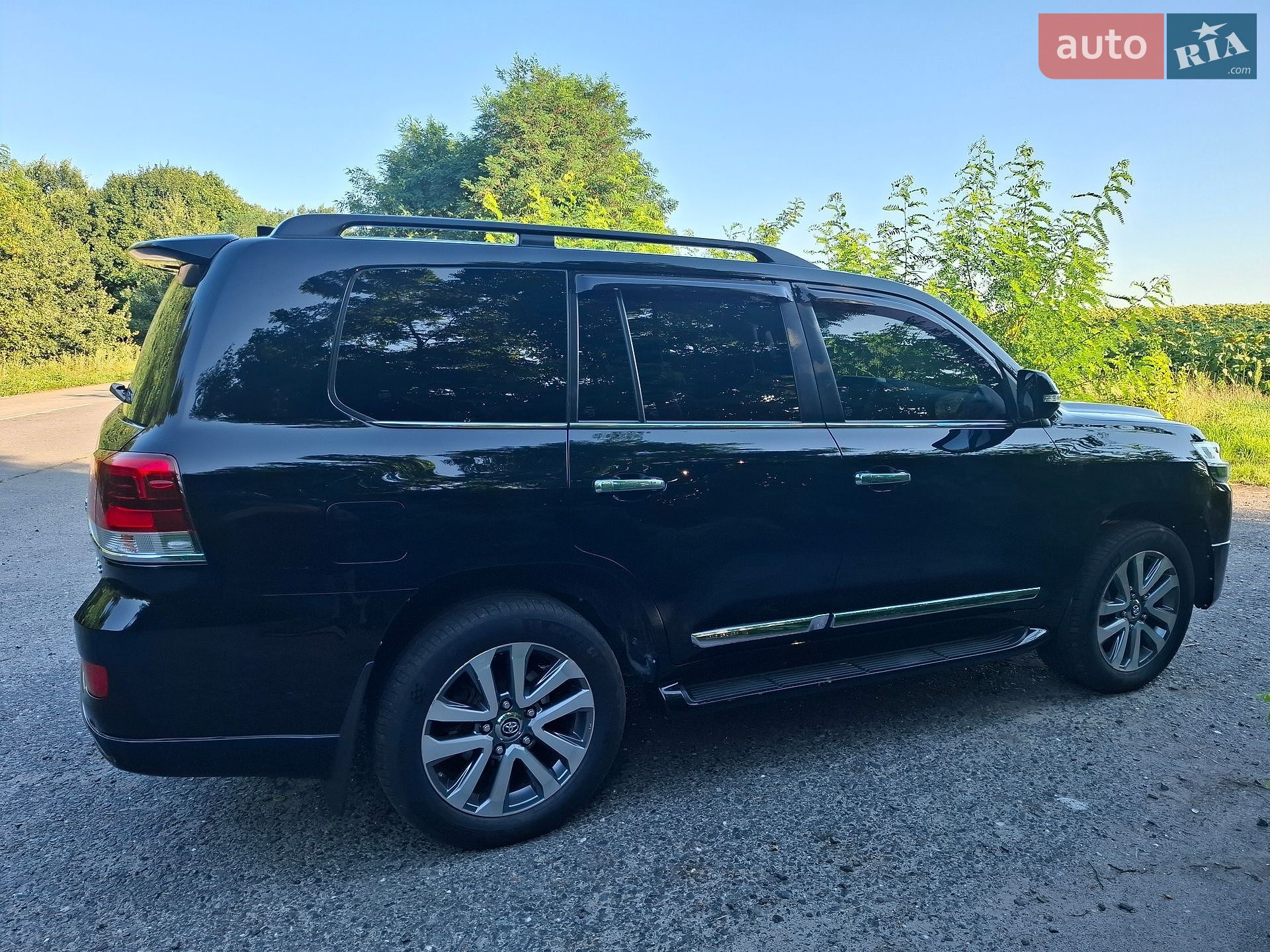Toyota Land Cruiser 2018 VIN JTMCV02J404251083 фото оголошення 7 з 31