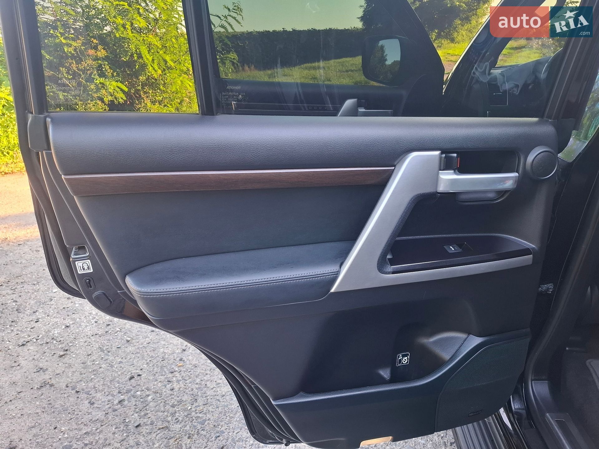 Toyota Land Cruiser 2018 VIN JTMCV02J404251083 фото оголошення 15 з 31