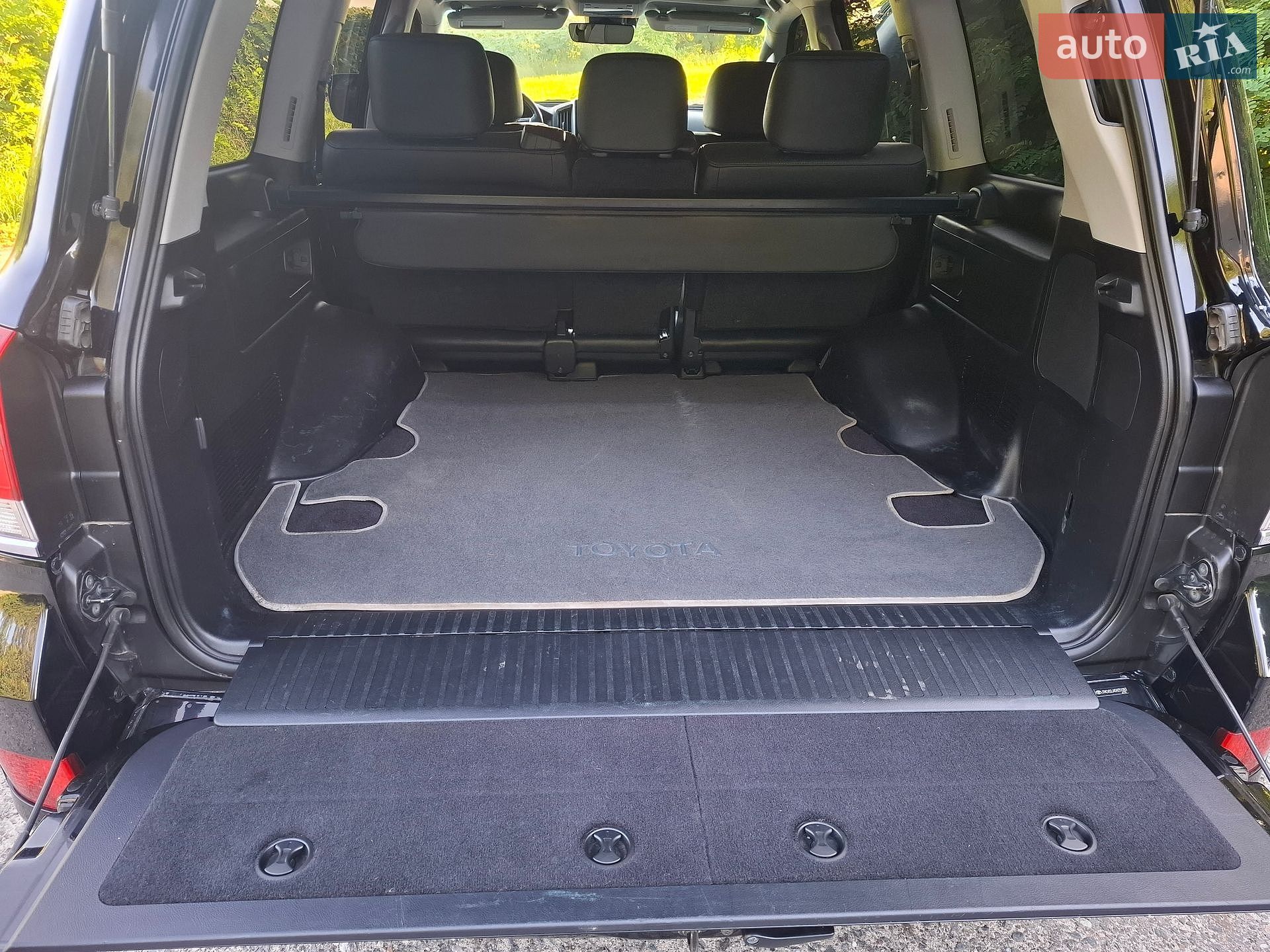 Toyota Land Cruiser 2018 VIN JTMCV02J404251083 фото оголошення 23 з 31