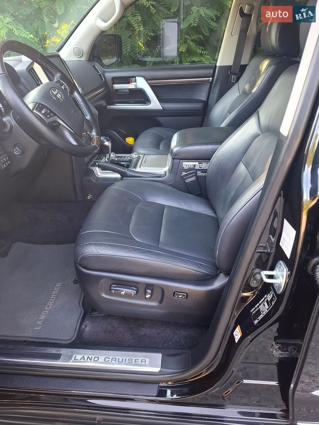 Toyota Land Cruiser 2018 VIN JTMCV02J404251083 фото оголошення 27 з 31