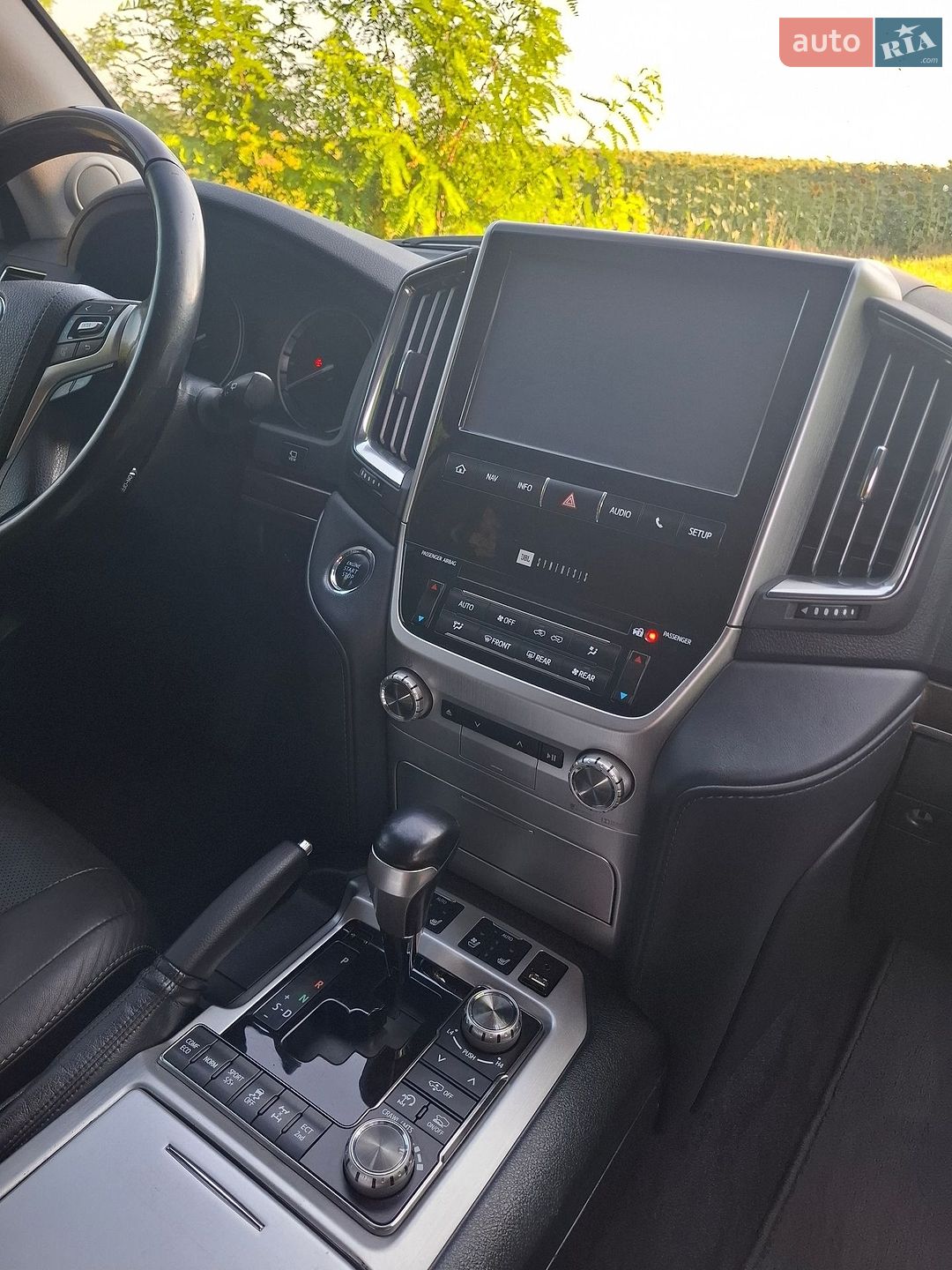 Toyota Land Cruiser 2018 VIN JTMCV02J404251083 фото оголошення 28 з 31