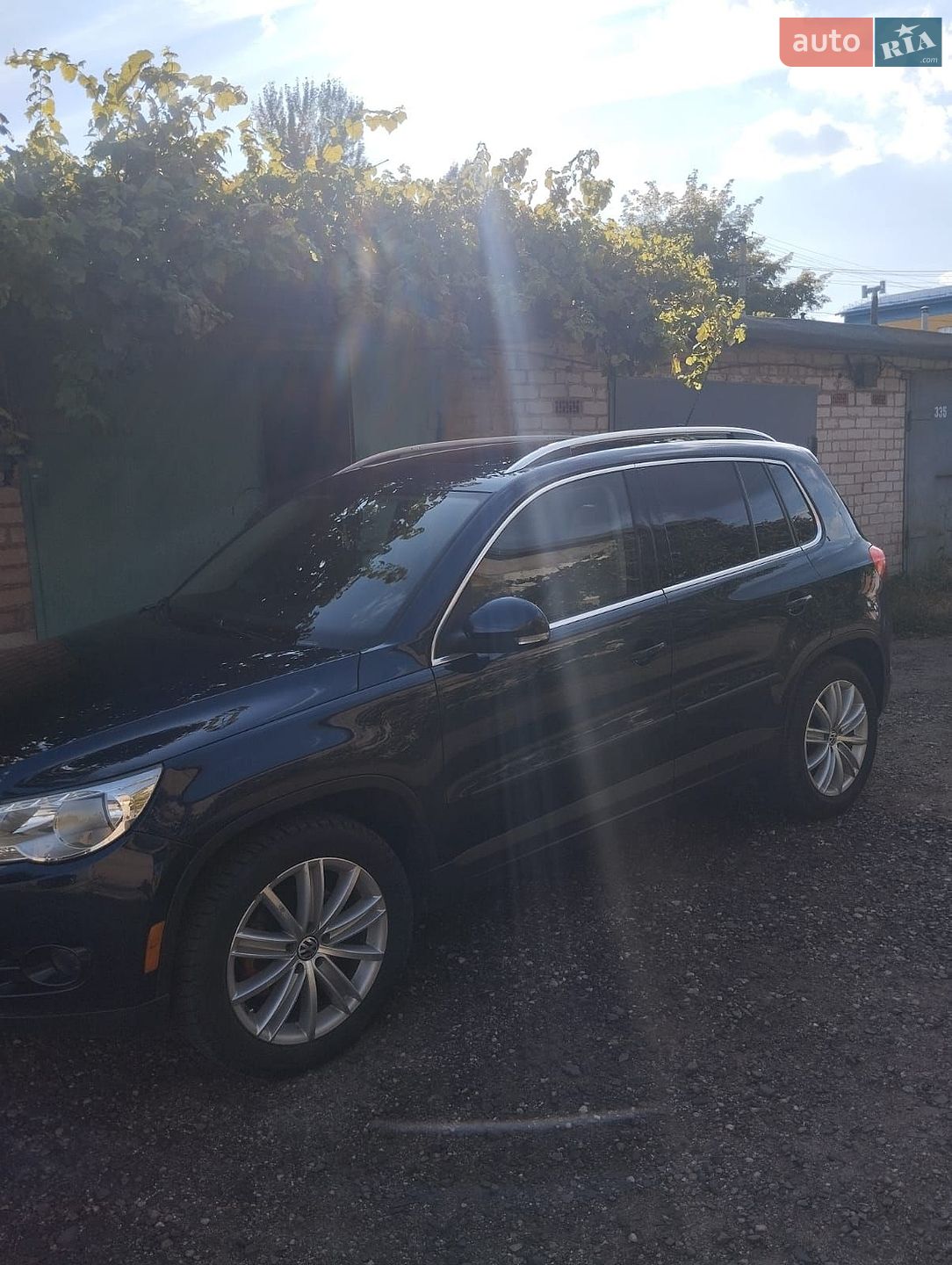 Volkswagen Tiguan 2010 VIN WVGAV7AX6BW513694 фото оголошення 3 з 16