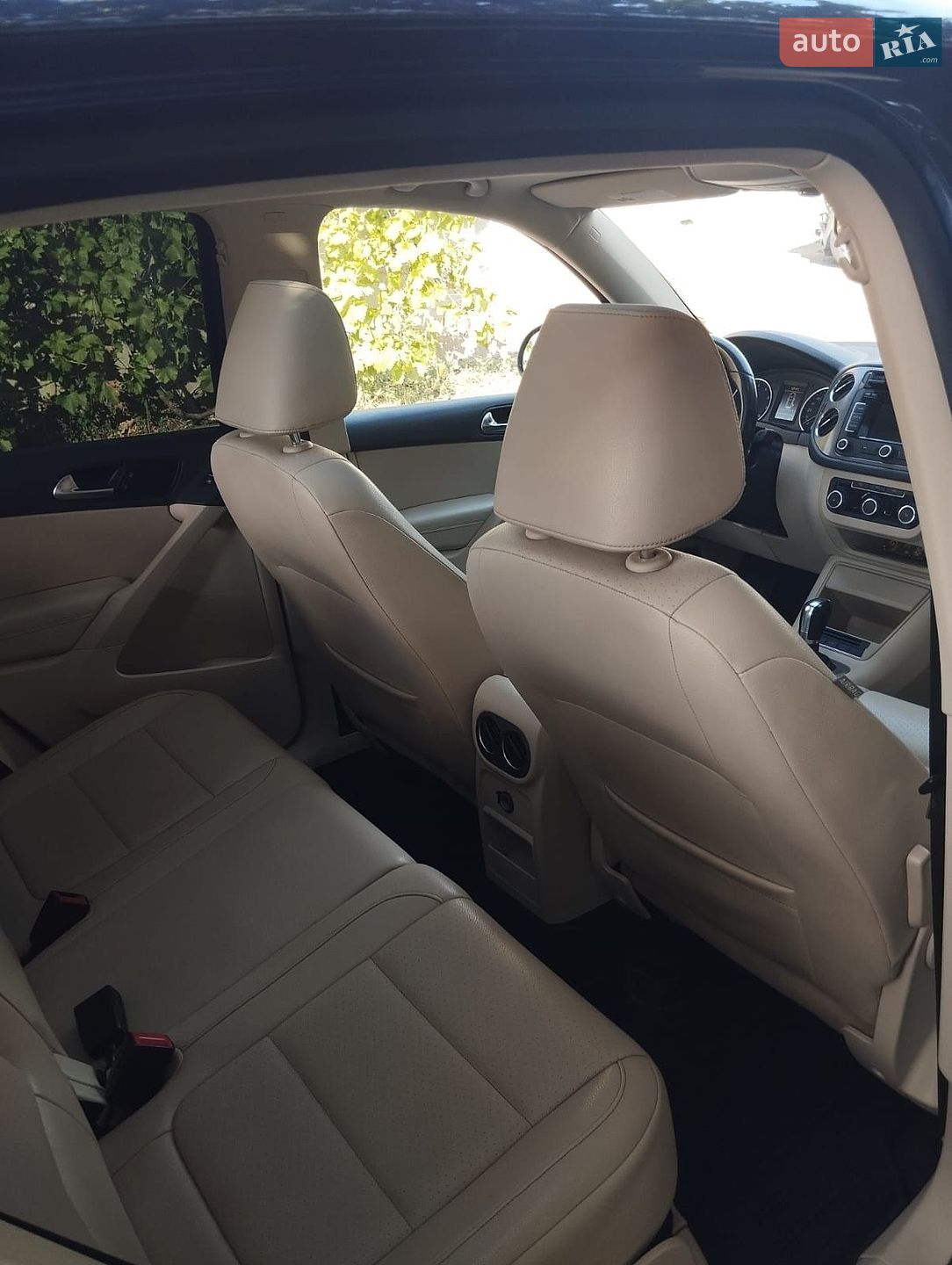 Volkswagen Tiguan 2010 VIN WVGAV7AX6BW513694 фото оголошення 5 з 16