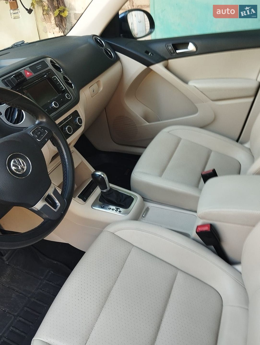 Volkswagen Tiguan 2010 VIN WVGAV7AX6BW513694 фото оголошення 10 з 16