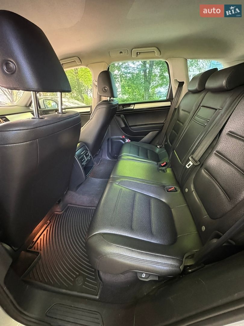 Volkswagen Touareg 2012 VIN WVGFF9BP5CD001600 фото оголошення 18 з 23