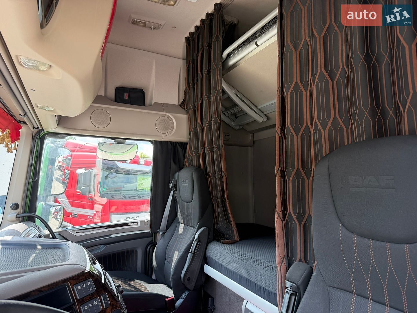 DAF XF 106 2018 VIN XLRTEH4300G207338 фото оголошення 17 з 31