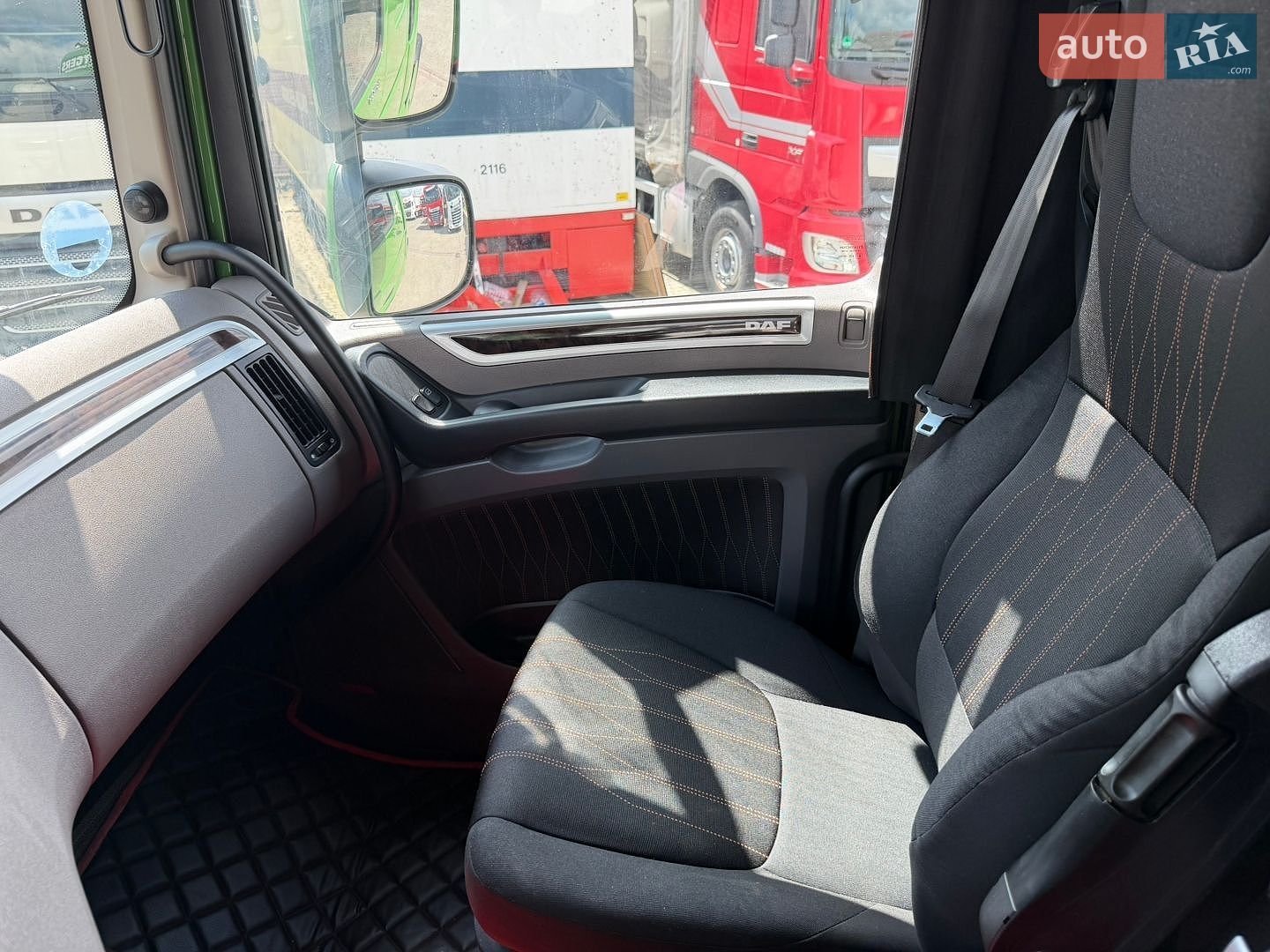 DAF XF 106 2018 VIN XLRTEH4300G207338 фото оголошення 19 з 31