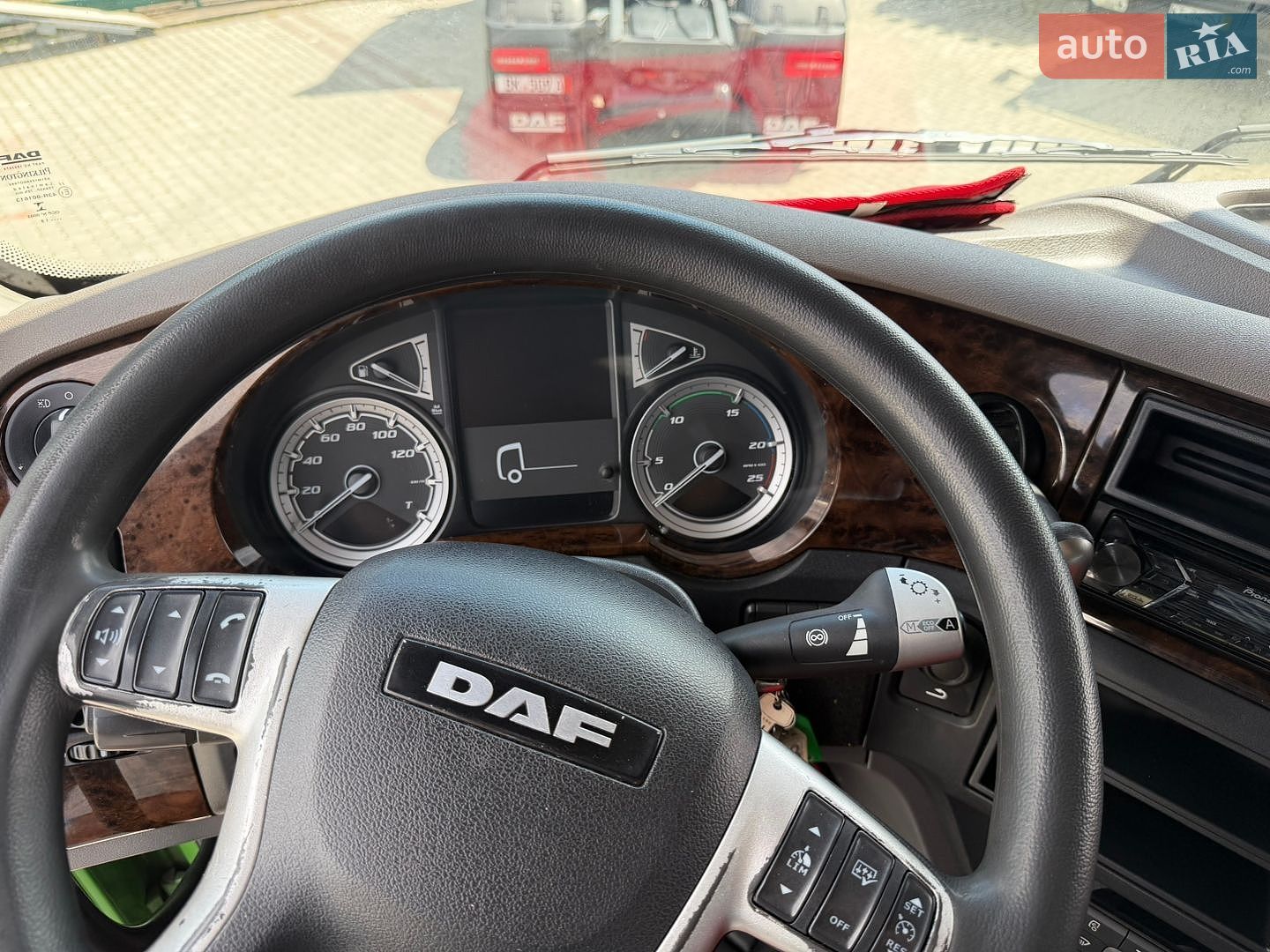 DAF XF 106 2018 VIN XLRTEH4300G207338 фото оголошення 21 з 31