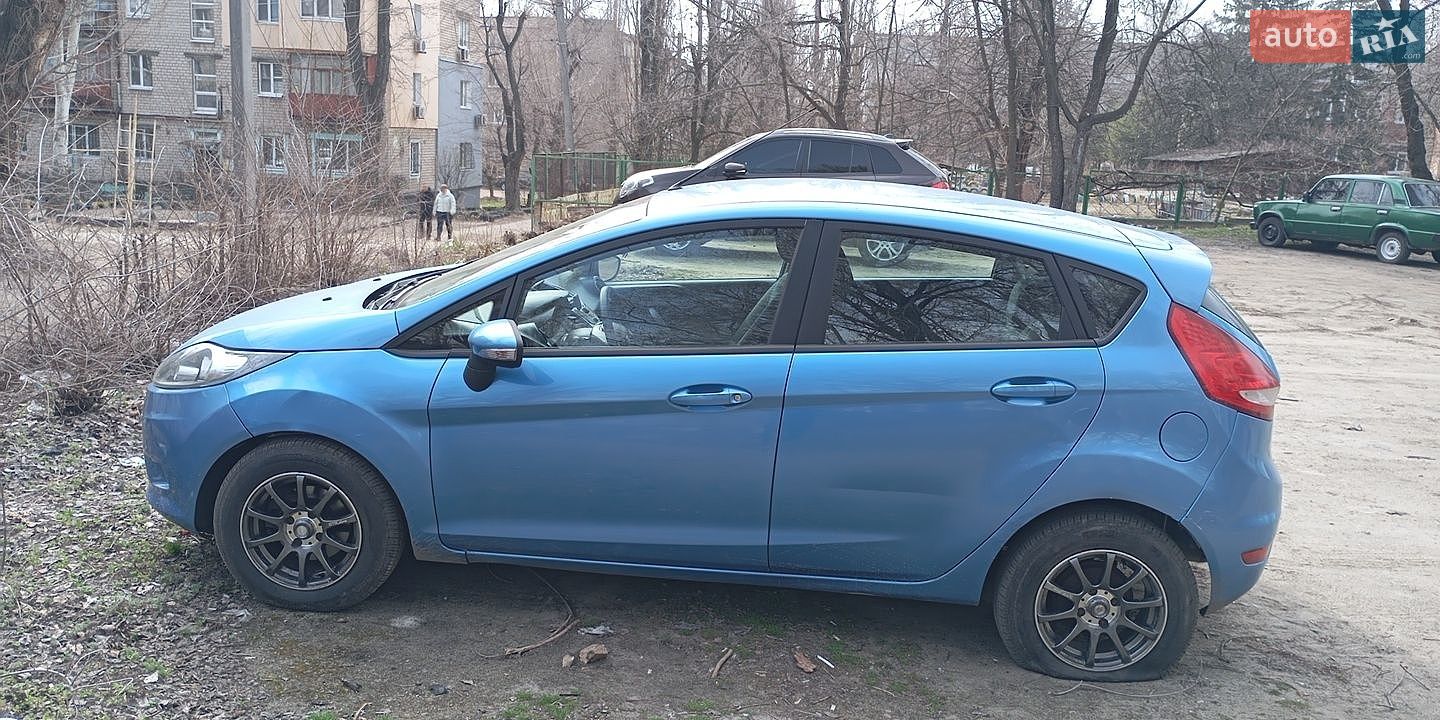 Ford Fiesta 2011 VIN WF0JXXGAJJBC04045 фото оголошення 3 з 7