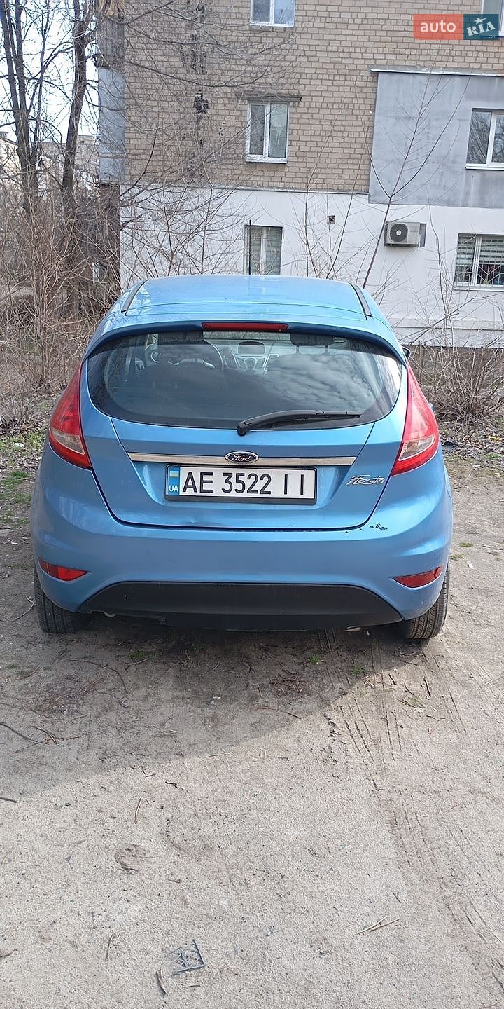 Ford Fiesta 2011 VIN WF0JXXGAJJBC04045 фото оголошення 2 з 7