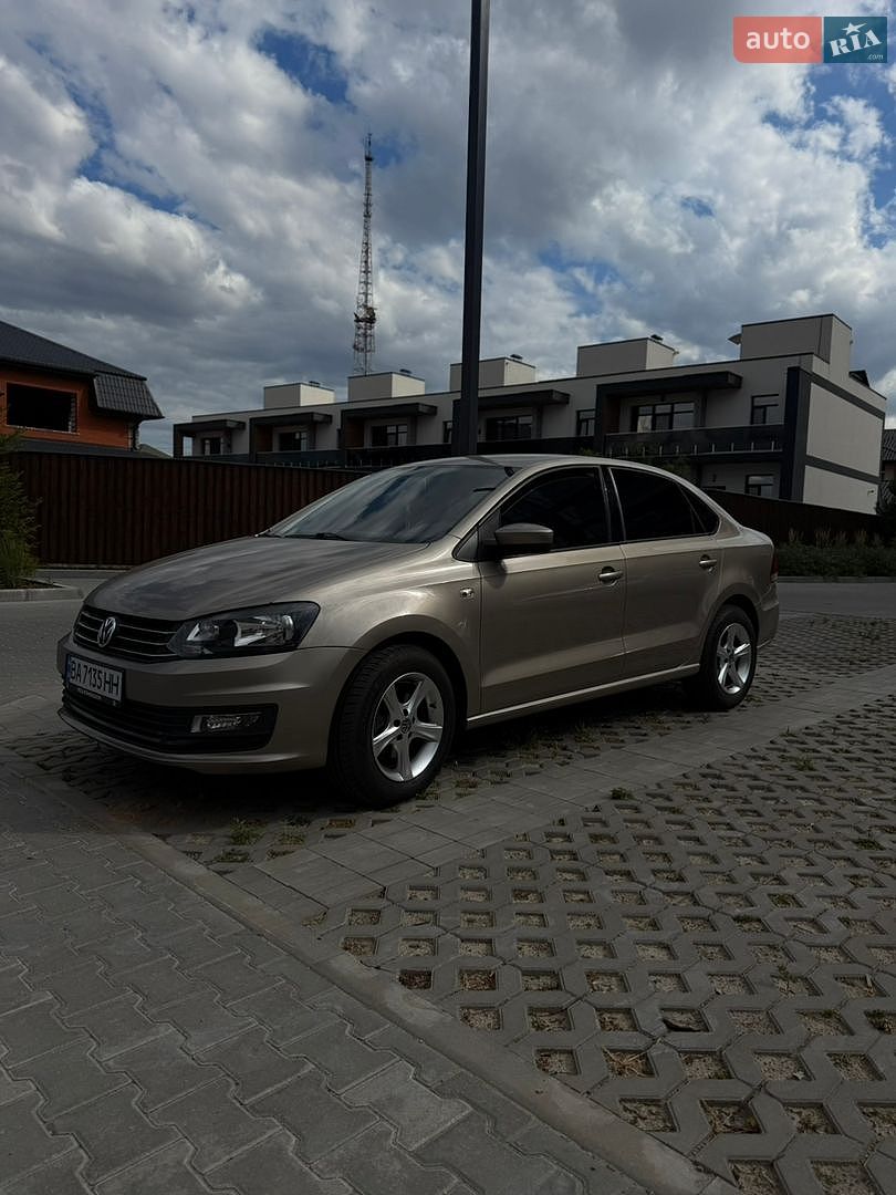 Volkswagen Polo 2016 VIN XW8ZZZ61ZGG031023 фото оголошення 2 з 44