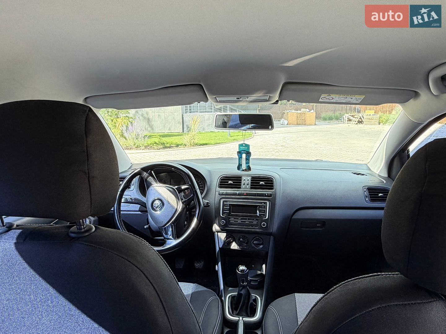 Volkswagen Polo 2016 VIN XW8ZZZ61ZGG031023 фото оголошення 18 з 44