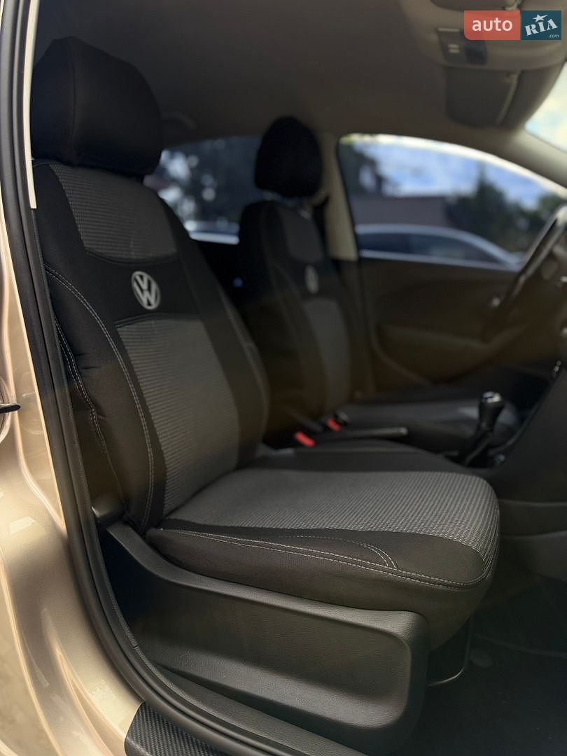 Volkswagen Polo 2016 VIN XW8ZZZ61ZGG031023 фото оголошення 21 з 44