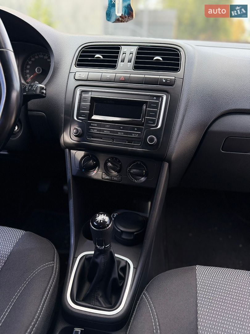 Volkswagen Polo 2016 VIN XW8ZZZ61ZGG031023 фото оголошення 23 з 44