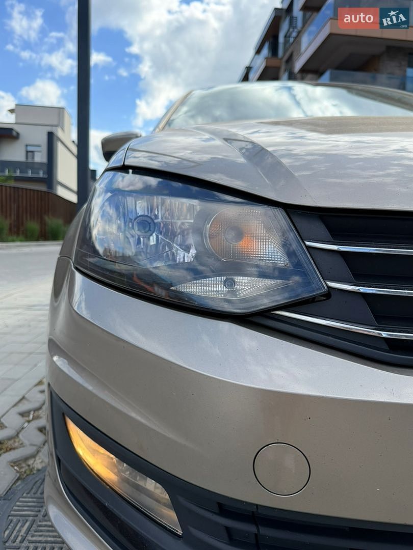Volkswagen Polo 2016 VIN XW8ZZZ61ZGG031023 фото оголошення 40 з 44