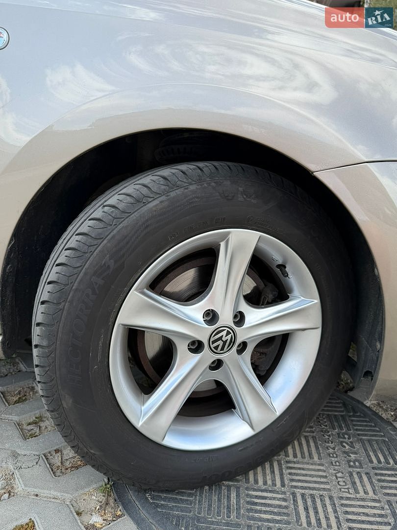 Volkswagen Polo 2016 VIN XW8ZZZ61ZGG031023 фото оголошення 42 з 44