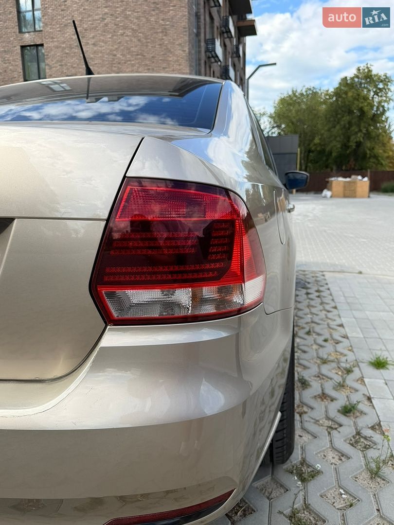 Volkswagen Polo 2016 VIN XW8ZZZ61ZGG031023 фото оголошення 44 з 44