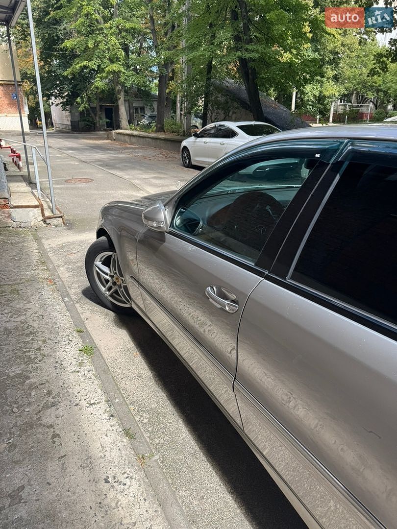 Mercedes-Benz E-Class 2005 VIN WDB2110231A748313 фото оголошення 10 з 27