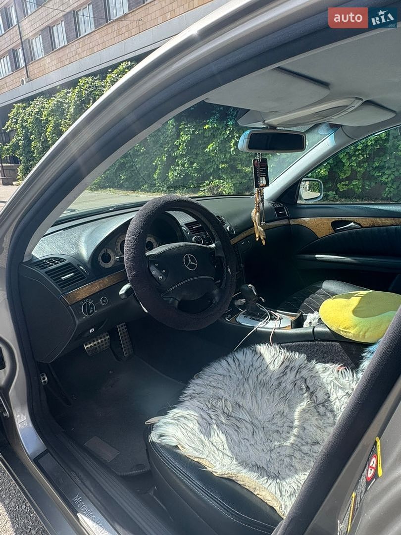 Mercedes-Benz E-Class 2005 VIN WDB2110231A748313 фото оголошення 13 з 27