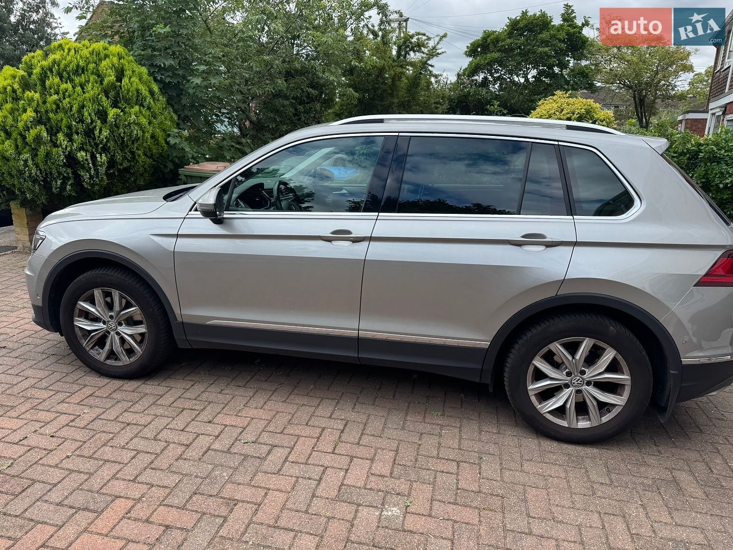 Volkswagen Tiguan 2019 VIN WVGZZZ5NZKW859890 фото оголошення 5 з 18