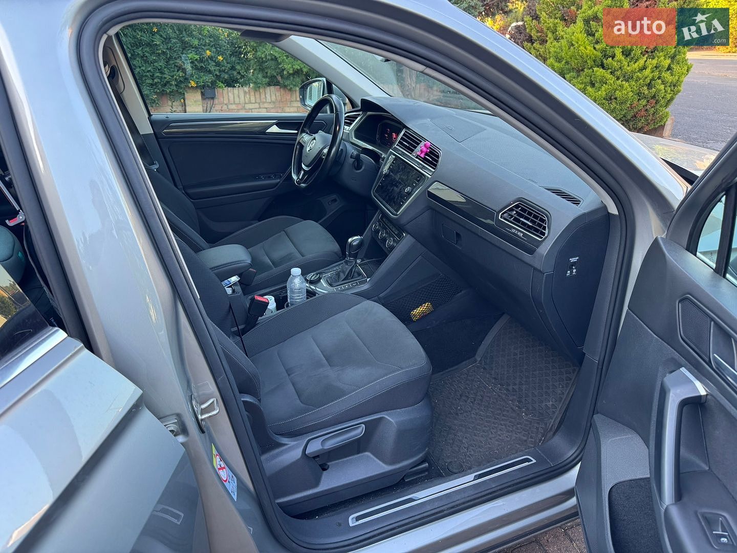 Volkswagen Tiguan 2019 VIN WVGZZZ5NZKW859890 фото оголошення 9 з 18