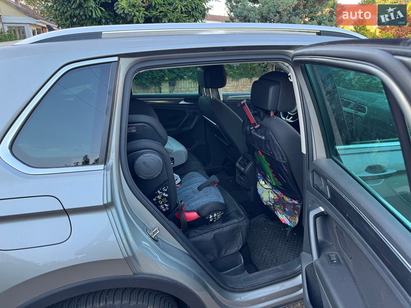 Volkswagen Tiguan 2019 VIN WVGZZZ5NZKW859890 фото оголошення 8 з 18